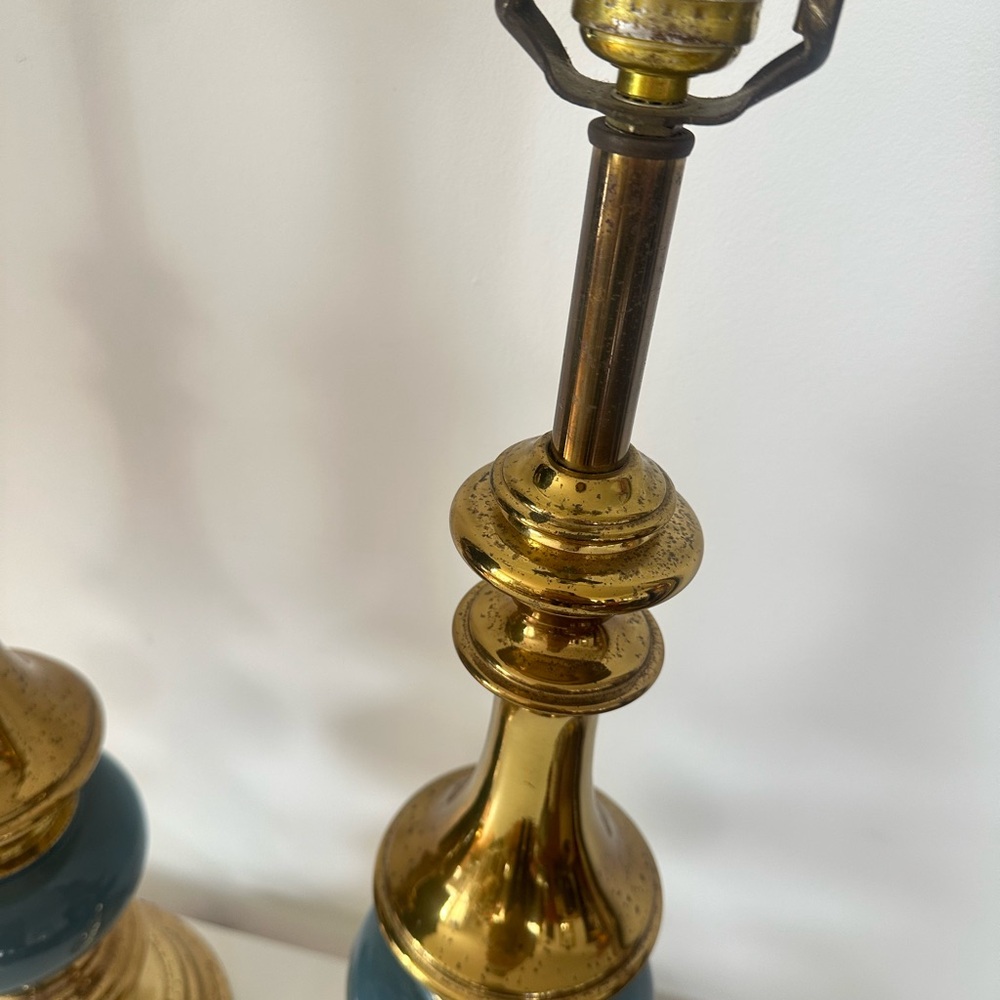 Pair of MCM vintage Brass blue stiffel Table Lamps - Picture 4 of 5